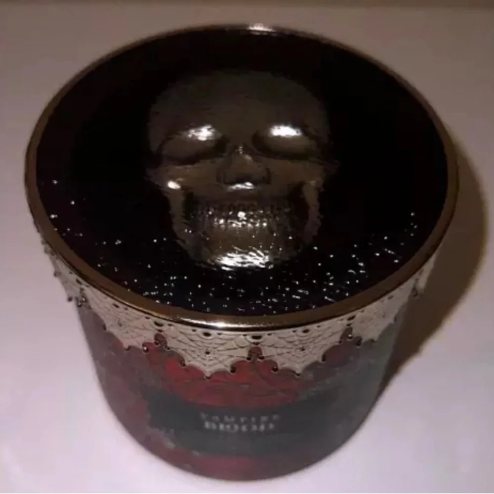 NIB B&BW “Vampire Blood” 3-Wick Candle w Metal Embossed Skull Lid